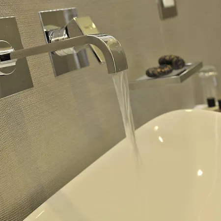 Al Theatro Palace Hotell 4*