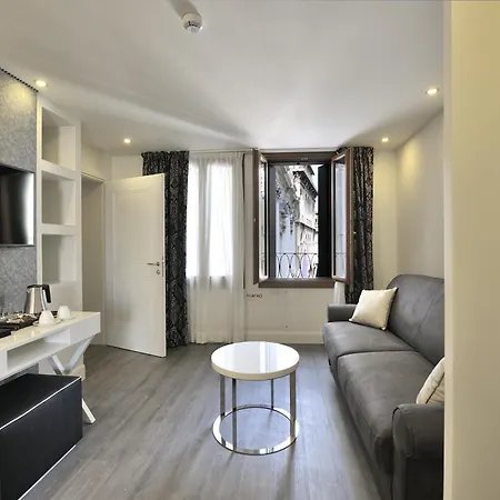 Al Theatro Palace Hotell 4*