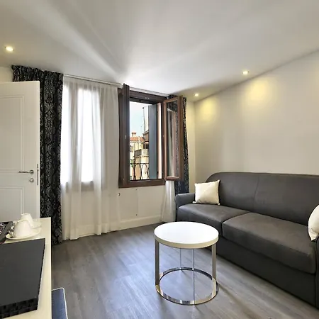 Hotell Al Theatro Palace