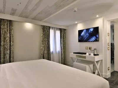 Al Theatro Palace Hotell