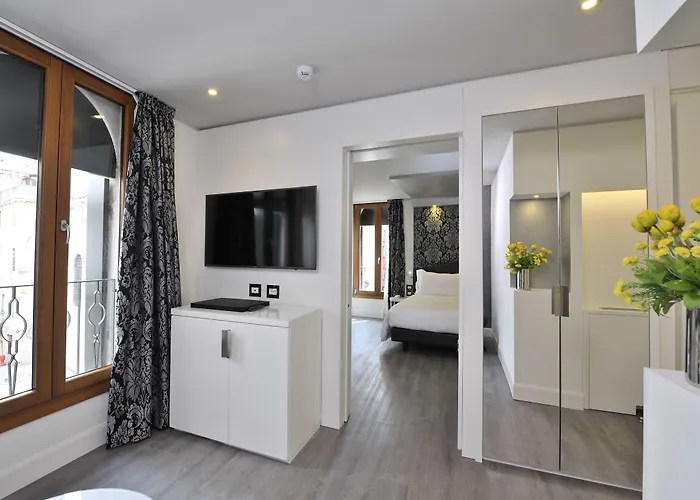 アル テアトロ パレス