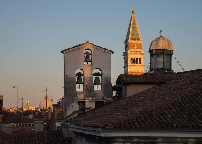 ホテル アル テアトロ パレス 4*