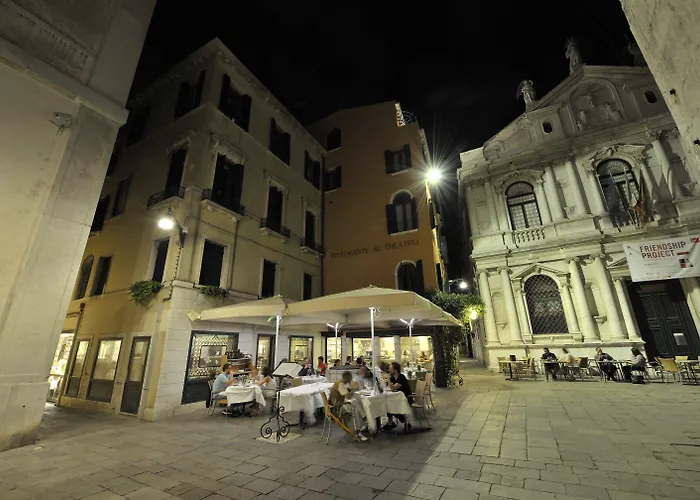 Al Theatro Palace 4*