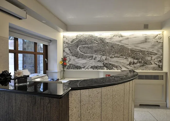 Al Theatro Palace Hotel 4*