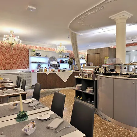 Al Theatro Palace Hotel 4*