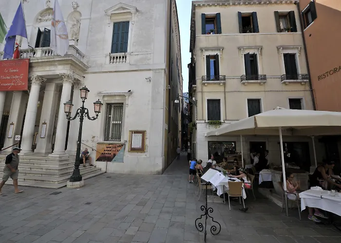 Al Theatro Palace Hotel Benátky