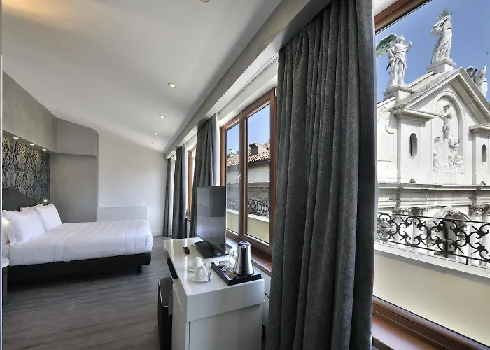 Al Theatro Palace Hotel