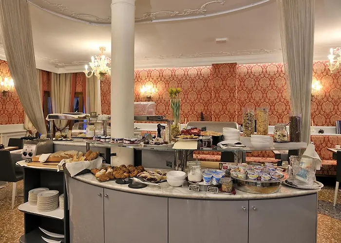 Al Theatro Palace 4*