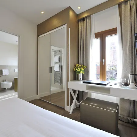 ホテル アル テアトロ パレス 4*