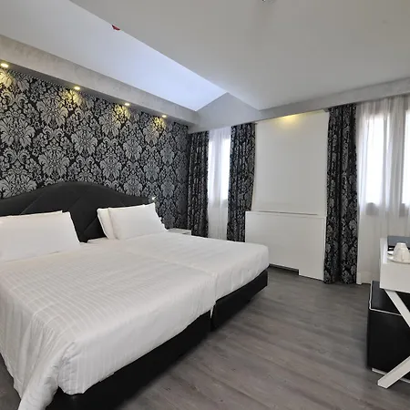 Al Theatro Palace Otel Venedik