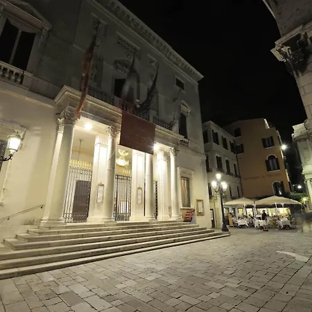 Al Theatro Palace Hotel 4*