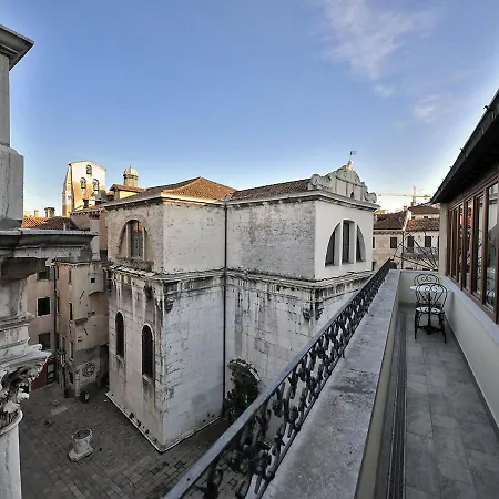 Al Theatro Palace Venetië